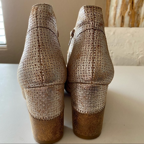 Unity.In.Diversity Comfortably Hip European Heels - Picture 7 of 16